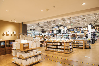 社区里的万能宝库 日用品店的日常与温暖